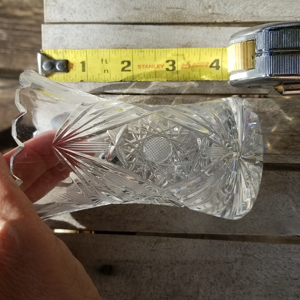 Elegant 4 inch Crystal Vase from Czechoslovakia - Picture 2 of 4